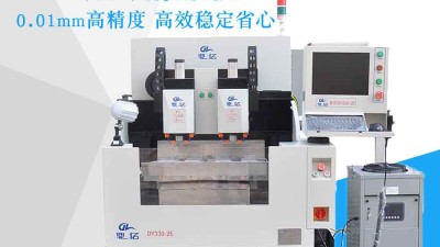 精雕機(jī)滾珠螺桿為精密的機(jī)械零件組裝，所以在使用時(shí)需注意下列事項(xiàng)